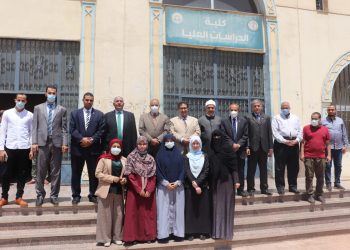 رئيس جامعة الأزهر يثمن الجهود المبذولة بمركز قواعد بيانات الرسائل والأبحاث العلمية