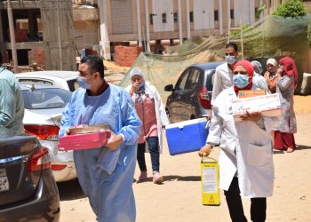 تنفيذاً لتكليفات رئيس جامعة الأزهر حملة متنقلة لتطعيم موظفي المدن الجامعية بلقاح كورونا