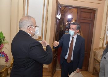 الخشت: دراسة افتتاح مقر فرانكوفوني بالجامعة كمركز تبادل حضاري وثقافي