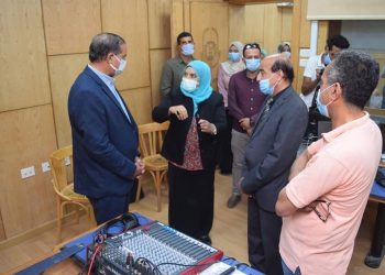 2 مليون جنيه تكلفة تجهيز أول استديو إذاعي لقسم الإعلام جامعة سوهاج