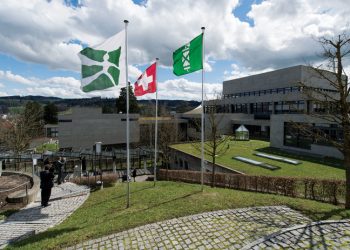 جامعة سانت غالن تقدم منحة لطلاب الماجستير في سويسرا