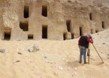 اكتشاف عدد من المقابر ذات الطرز المختلفة في جبانة الحامدية شرق سوهاج