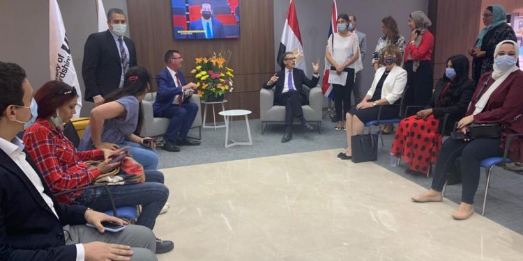 سفير المملكة المتحدة بالقاهرة يزور فرع جامعة هارتفوردشير البريطانية بالعاصمة الإدارية