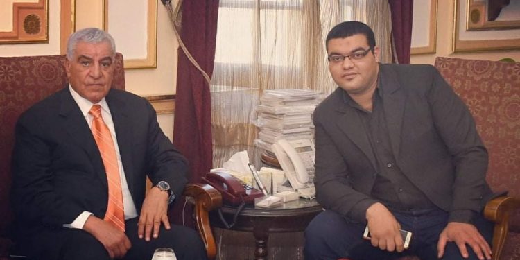 علي أبودشيش يهنئ الدكتور زاهي حواس بعيد ميلاده