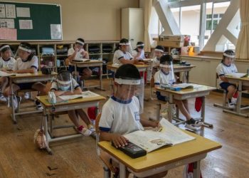 سنغافورة تعلن إغلاق المدارس بسبب كورونا