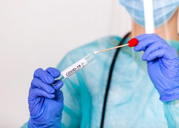 بمبالغ مالية وإنترنت مجاني.. دولة تبتكر وسيلة جديدة لتشجيع الشباب على التطعيم ضد كورونا