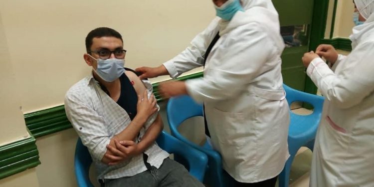 بدء تطعيم أعضاء هيئة التدريس بجامعة المنصورة بلقاح كورونا