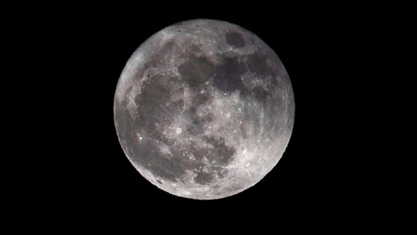 غدا.. أقرب بدر عملاق في سنة 2021