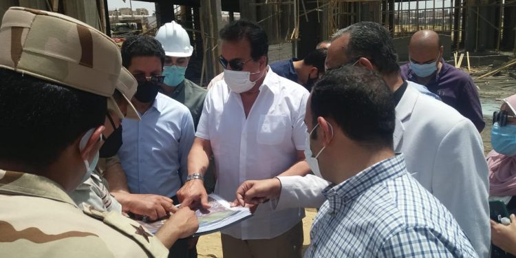 وزير التعليم العالي يتفقد الأعمال الإنشائية بجامعة بنها الأهلية