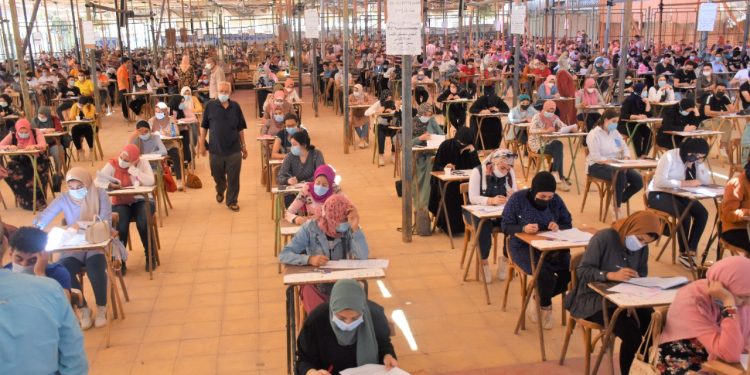 استمرار أعمال الامتحانات بكلية التجارة جامعة طنطا