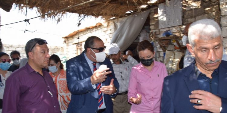 نائب رئيس جامعة حلوان يلتقي نائب محافظ الجيزة لتفعيل المبادرة الرئاسية «حياة كريمة»