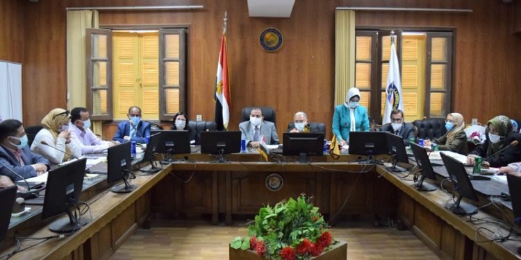 دورات القيادة شرط التعيين بالمناصب بجامعة بني سويف