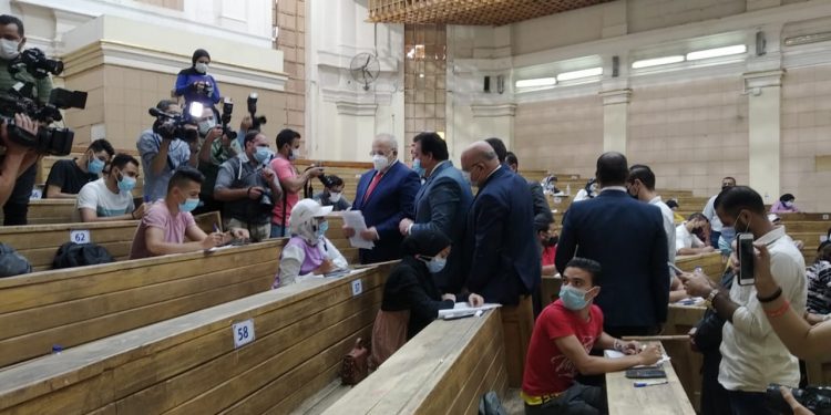 خاص| وزير التعليم العالي: مليون ونصف طالب أدوا الامتحانات حتى الآن دون مشكلات