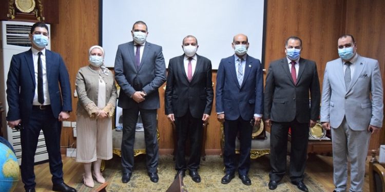 رئيس جامعة بني سويف يستقبل وفد "الأعلى للجامعات" لتفقد المعهد العالي للتراث