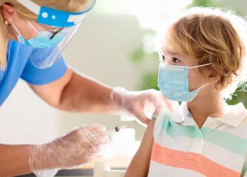 ضمن أوائل الدول في تطعيم الأطفال.. خطة الإمارات في القضاء على كورونا