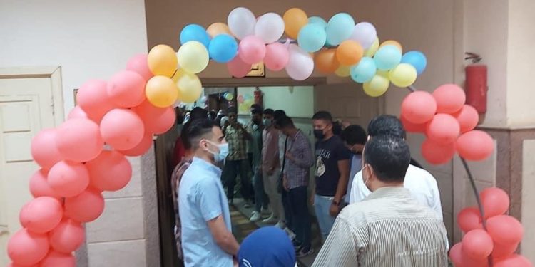 ممر شرفي وتوزيع في احتفال تخرج طلاب برنامج المساحة بـ"آداب المنصورة"