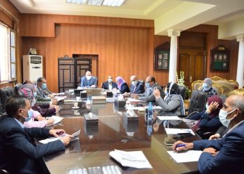 رئيس جامعة بني سويف يترأس اجتماعي " الشعب والبرامج" و" المجلات العلمية"