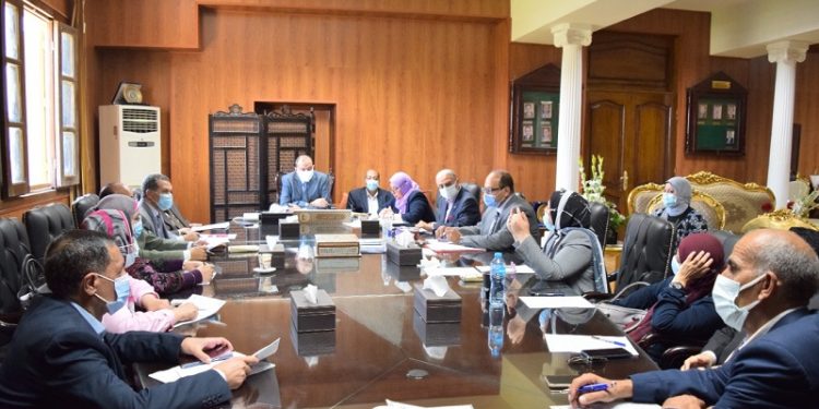 رئيس جامعة بني سويف يترأس اجتماعي " الشعب والبرامج" و" المجلات العلمية"