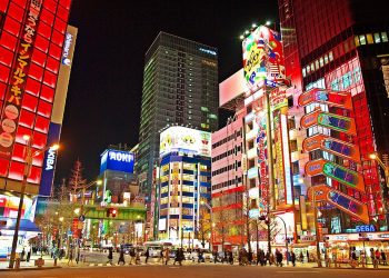 الطلاب الدوليون يهاجمون اليابان لهذا السبب 