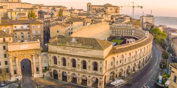 جامعة ماشيراتا الإيطالية تقدم منحة لطلاب الدكتوراه