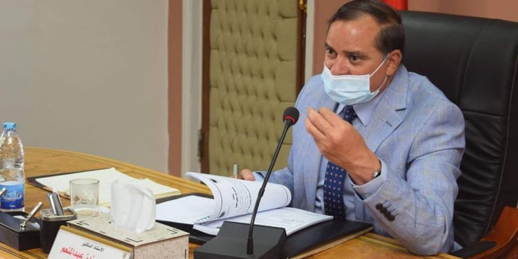 جامعة سوهاج: منع السفر والإجازات لجميع الأساتذة والمعاونين خلال فترة الامتحانات