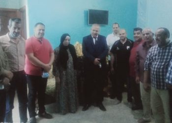 إصابة معلمة بدمياط بعد قذف الأطفال لها بالحجارة وتوجيه عاجل من المحافظ ووكيل التعليم 