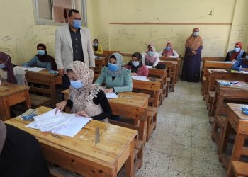 التعليم: امتحان الإنجليزى مر دون حدوث مشكلات 