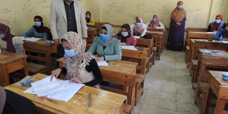 التعليم: امتحان الإنجليزى مر دون حدوث مشكلات 