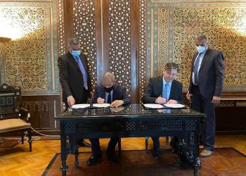 التعليم توقع خطاب نوايا مع معهد الاتصالات والتنمية الاقتصادية الألماني IKW