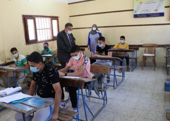 محافظ الشرقية: تجهيز غرف عزل بكل مدرسة أثناء امتحانات الإعدادية بالتعاون مع التأمين الصحي