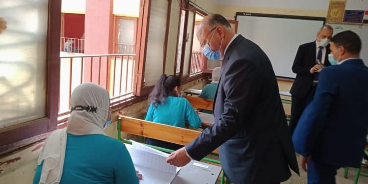 لطلاب الثانوية استبدال ورقة الإجابة وتحرير محضر في هذه الحالة 