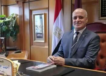 الدكتور أحمد جابر شديد، رئيس جامعة الفيوم