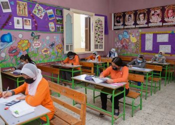 محافظ الجيزة: حصر الحالات الغير قادرة على سداد المصروفات الدراسية للتكفل بها 