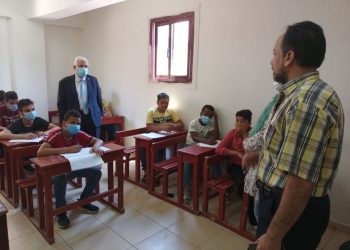 الجيار: امتحان اللغة الأجنبية فى مستوى الطالب العادي ومن داخل المنهج 