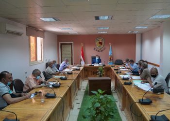 لجنة الاستراحات ومساكن هيئة التدريس بجامعة سوهاج تجتمع لاستعراض آخر المستجدات