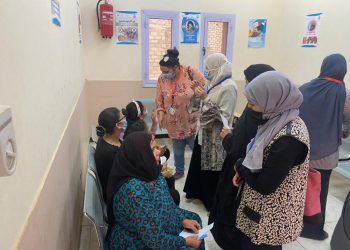 15 طبيبًا في 10 تخصصات طبية يُشاركون في قافلة جامعة المنيا