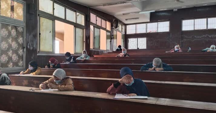 جولة تفقدية لنائب رئيس جامعة الزقازيق بامتحانات الكليات