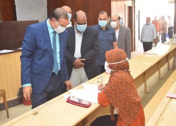 1463 طالب بصيدلة جامعة سوهاج يواصلون تأدية امتحانات الفصل الدراسي الثاني