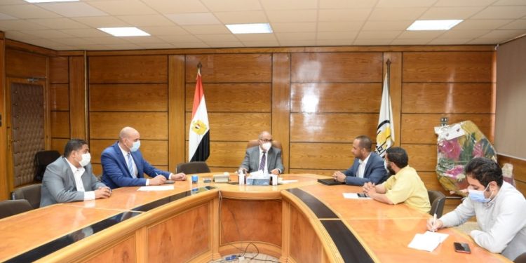 رئيس جامعة أسيوط يوقع برتوكول تعاون مشترك مع الشركة العربية لتكنولوجيا المعلومات