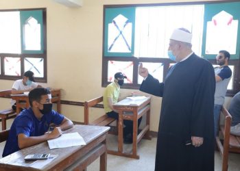وكيل الأزهر ورئيس قطاع المعاهد يتفقدان لجان الامتحانات بالإسماعيلية والمنوفية