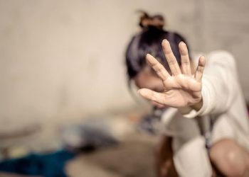 كيفية تحقيق التعافي النفسي  للطفل الذي تعرض للتحرش؟.. 13 نصيحة من خبير تربوي