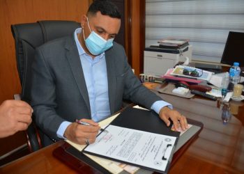 استغاثة ولي أمر تلميذ بالثالث الابتدائي من اضطهاد معلمة له