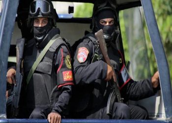 القبض على مدرس متهم باقتحام قسم شرطة وقتل المأمور 