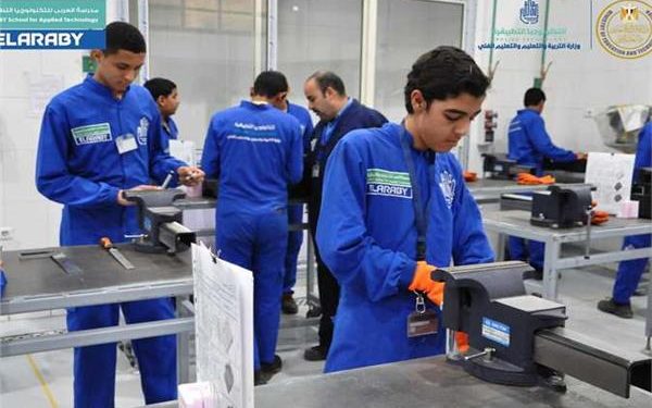 خطة «التعليم» لتطوير المدارس الفنية نظام الخمس سنوات