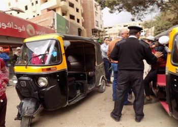 تفاصيل تعدي سائق “توك توك” بالسب والضرب على طالبة بالمقطم