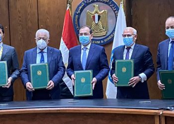 اتفاق ثلاثي بين "التعليم والبترول" ومحافظ بورسعيد لإنشاء مدرسة "ظهر" التكنولوجية