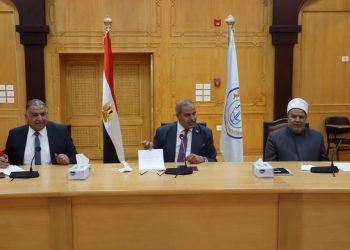 رئيس جامعة الأزهر يشيد بجهود فريق المكتب الفني في رفع تصنيف الجامعة محليًّا وإقليميًّا ودوليًّا