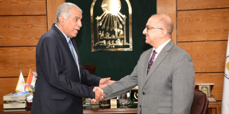 جامعة أسيوط تستقبل المستشار الثقافي للسفارة اليمنية بالقاهرة