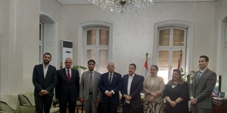 التعليم تناقش آليات تأهيل المدارس الرسمية الدولية للحصول على شهادة الاعتماد