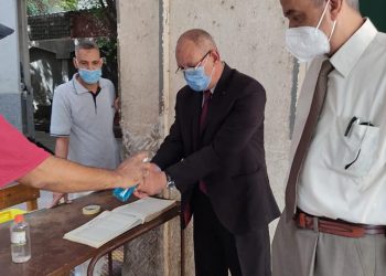وكيل أسوان الأزهرية ومندوب من قطاع المعاهد يتابعان امتحانات الشهادة الثانوية